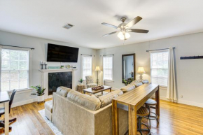 Lumberjack Hideaway Near Campus in Nacogdoches!